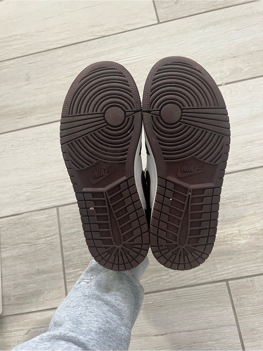 Jordan Air Jordan 1 Low - White & Brown - Picture 6 of 6